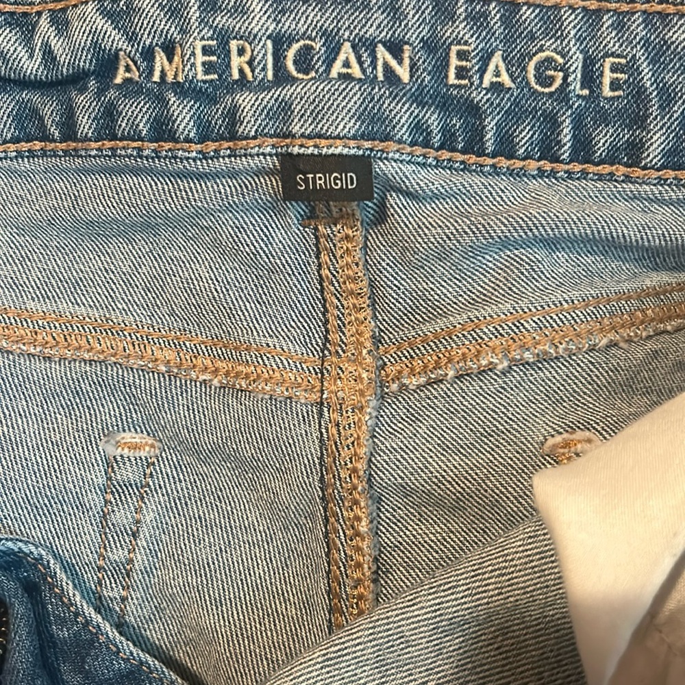 American Eagle stretch cross jean shorts in size 8